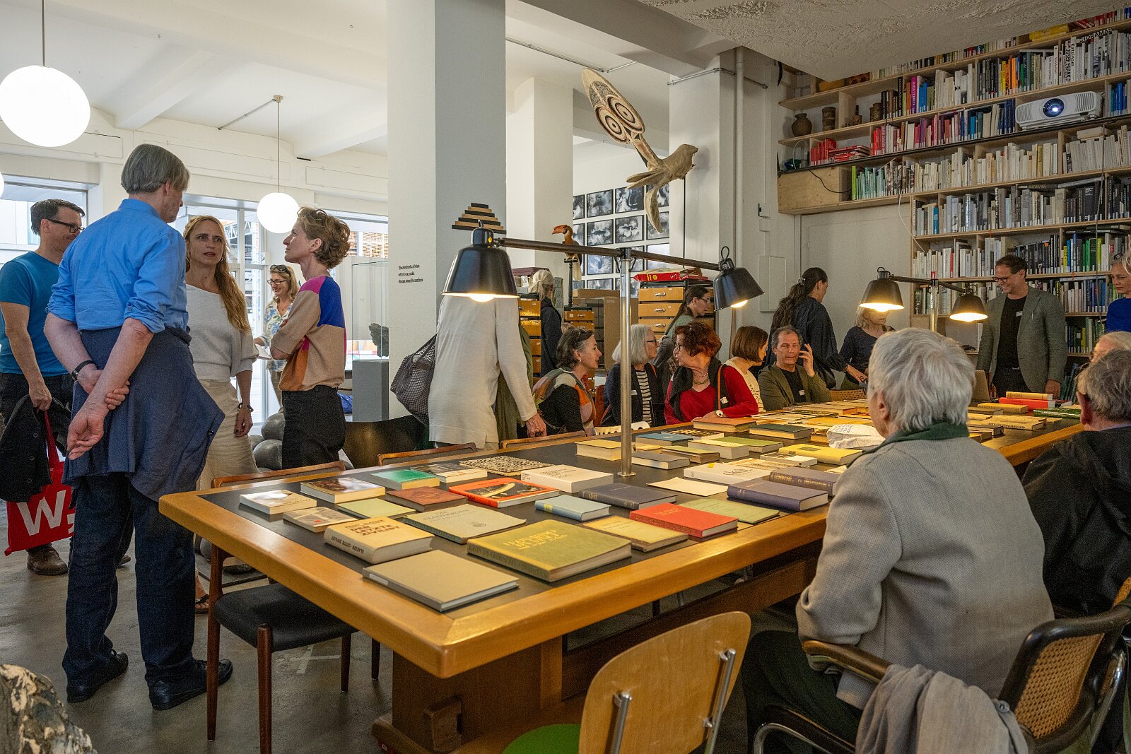 AiI-S Mitgliederversammlung Besichtigung Werk-Bibliothek von Lucius und Annemarie Burckhardt-Wackernagel im Case Studio VOGT, Zürich