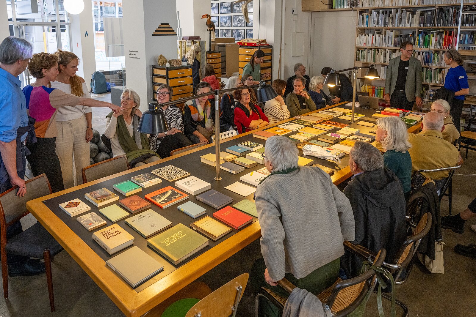 AiI-S Mitgliederversammlung Besichtigung Werk-Bibliothek von Lucius und Annemarie Burckhardt-Wackernagel im Case Studio VOGT, Zürich