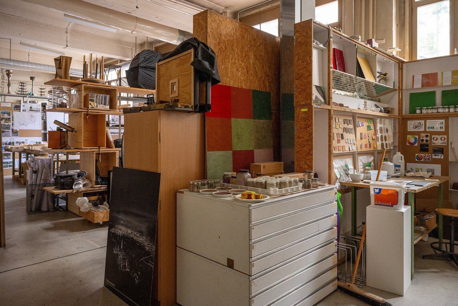 AiI-S Mitgliederversammlung Besichtigung Werk-Bibliothek von Lucius und Annemarie Burckhardt-Wackernagel im Case Studio VOGT, Zürich