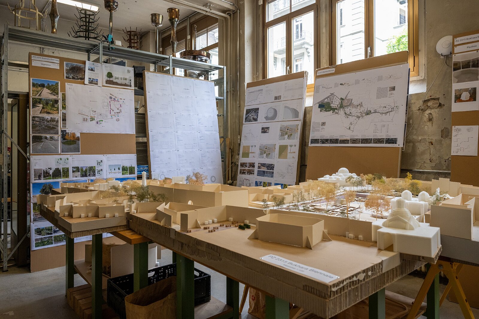 AiI-S Mitgliederversammlung Besichtigung Werk-Bibliothek von Lucius und Annemarie Burckhardt-Wackernagel im Case Studio VOGT, Zürich