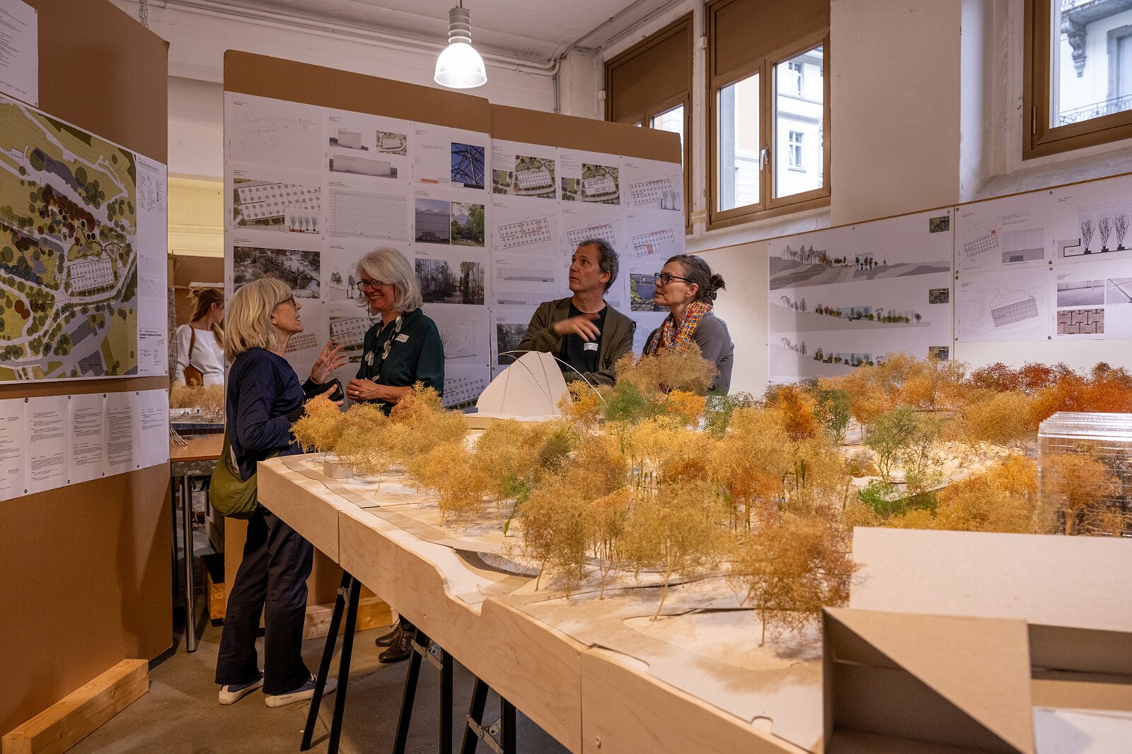 AiI-S Mitgliederversammlung Besichtigung Werk-Bibliothek von Lucius und Annemarie Burckhardt-Wackernagel im Case Studio VOGT, Zürich