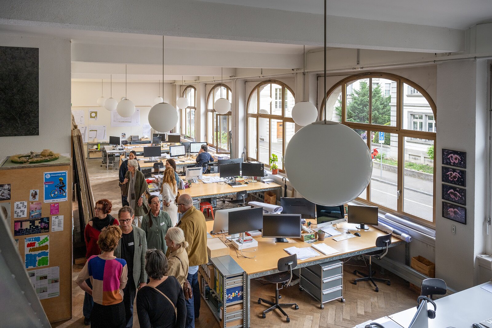 AiI-S Mitgliederversammlung Besichtigung Werk-Bibliothek von Lucius und Annemarie Burckhardt-Wackernagel im Case Studio VOGT, Zürich
