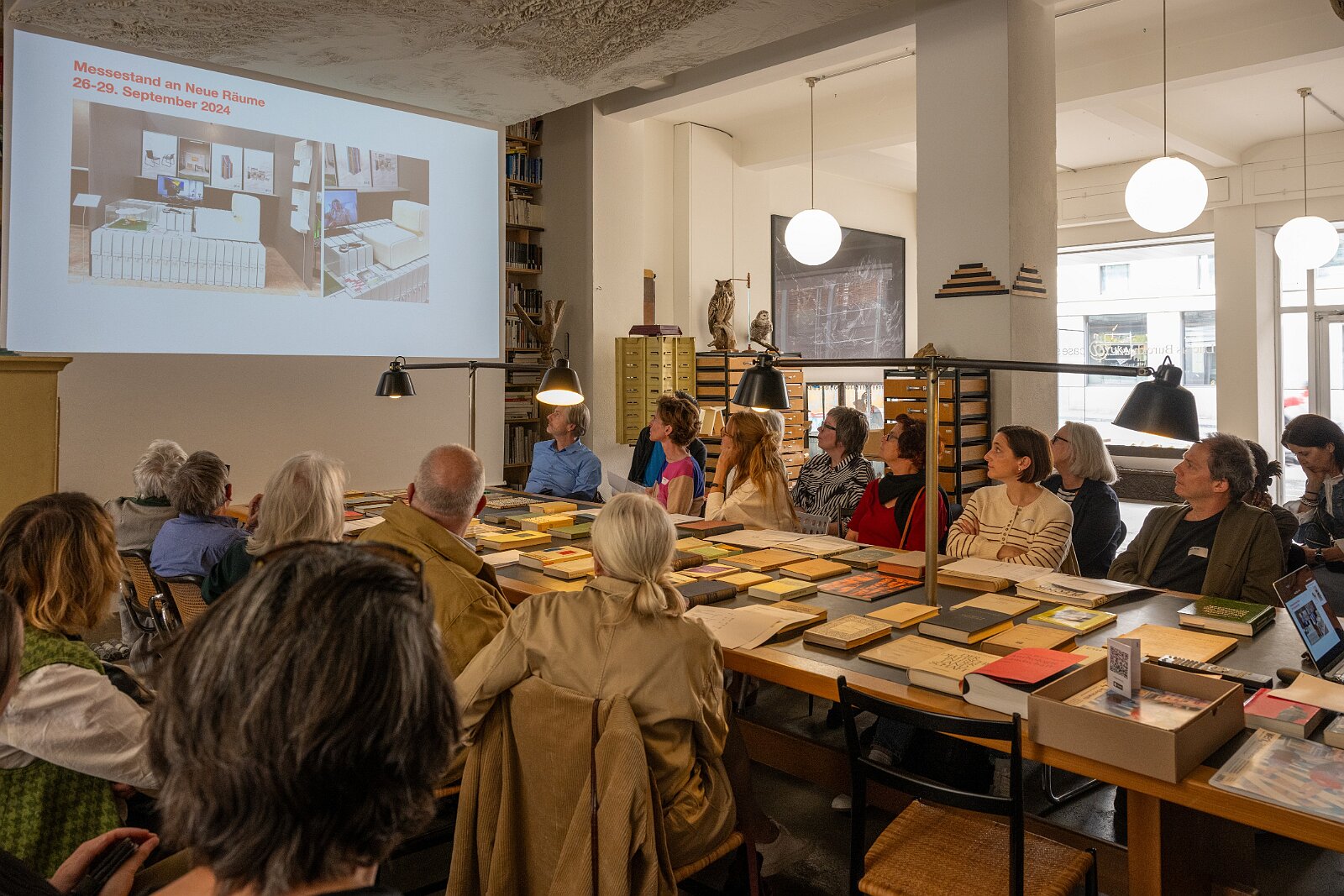 AiI-S Mitgliederversammlung Besichtigung Werk-Bibliothek von Lucius und Annemarie Burckhardt-Wackernagel im Case Studio VOGT, Zürich