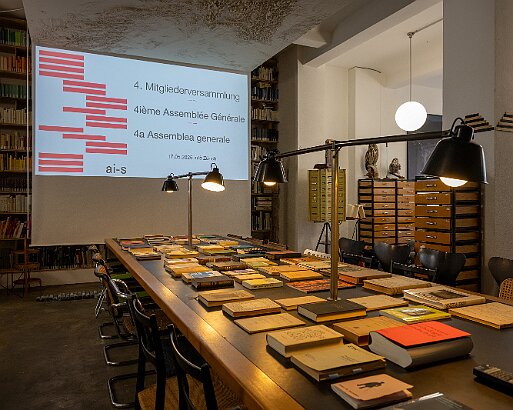 AI-S Mitgliederversammlung Besichtigung Werk-Bibliothek von Lucius und Annemarie Burckhardt-Wackernagel im Case Studio VOGT, Zürich