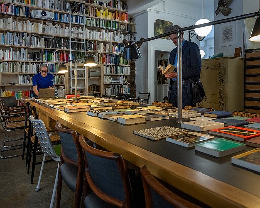 AI-S Mitgliederversammlung Besichtigung Werk-Bibliothek von Lucius und Annemarie Burckhardt-Wackernagel im Case Studio VOGT, Zürich