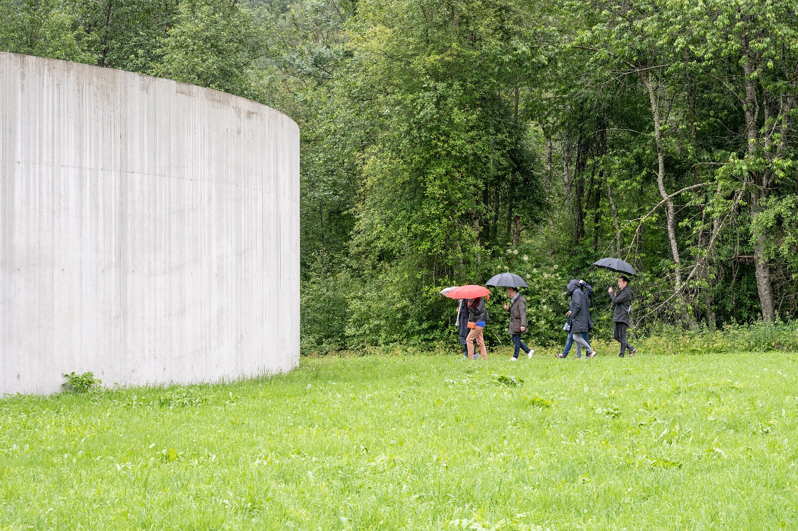 VSI.ASAI. Generalversammlung Flims Besichtigung OGNA von Matias Spescha, Trun. Grösste begehbare Skulptur der Schweiz.
