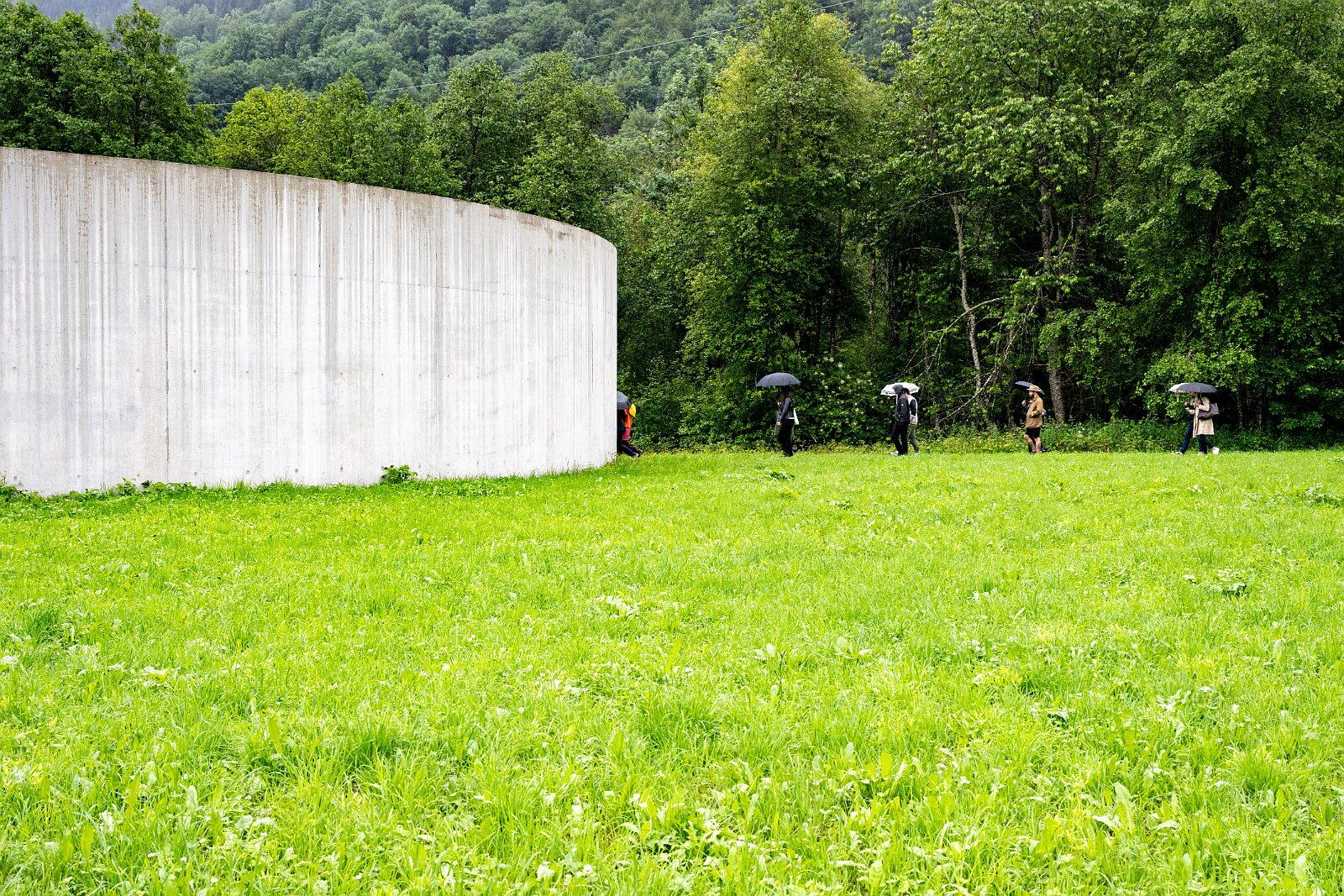 VSI.ASAI. Generalversammlung Flims Besichtigung OGNA von Matias Spescha, Trun. Grösste begehbare Skulptur der Schweiz.