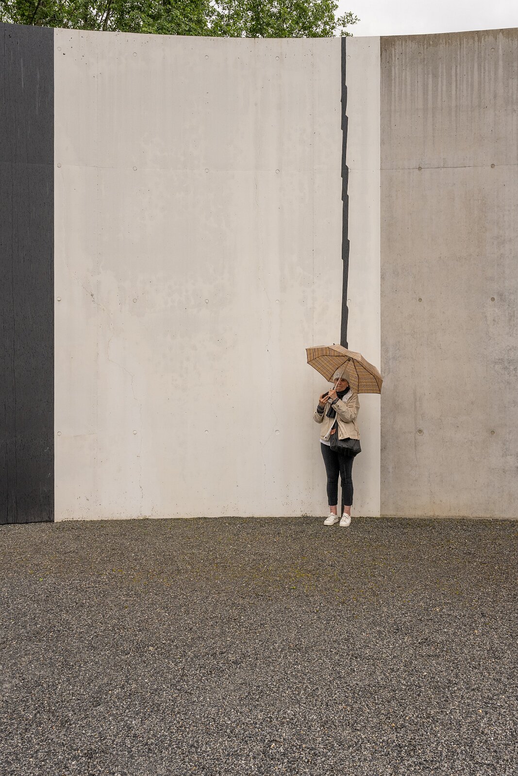 VSI.ASAI. Generalversammlung Flims Besichtigung OGNA von Matias Spescha, Trun. Grösste begehbare Skulptur der Schweiz.