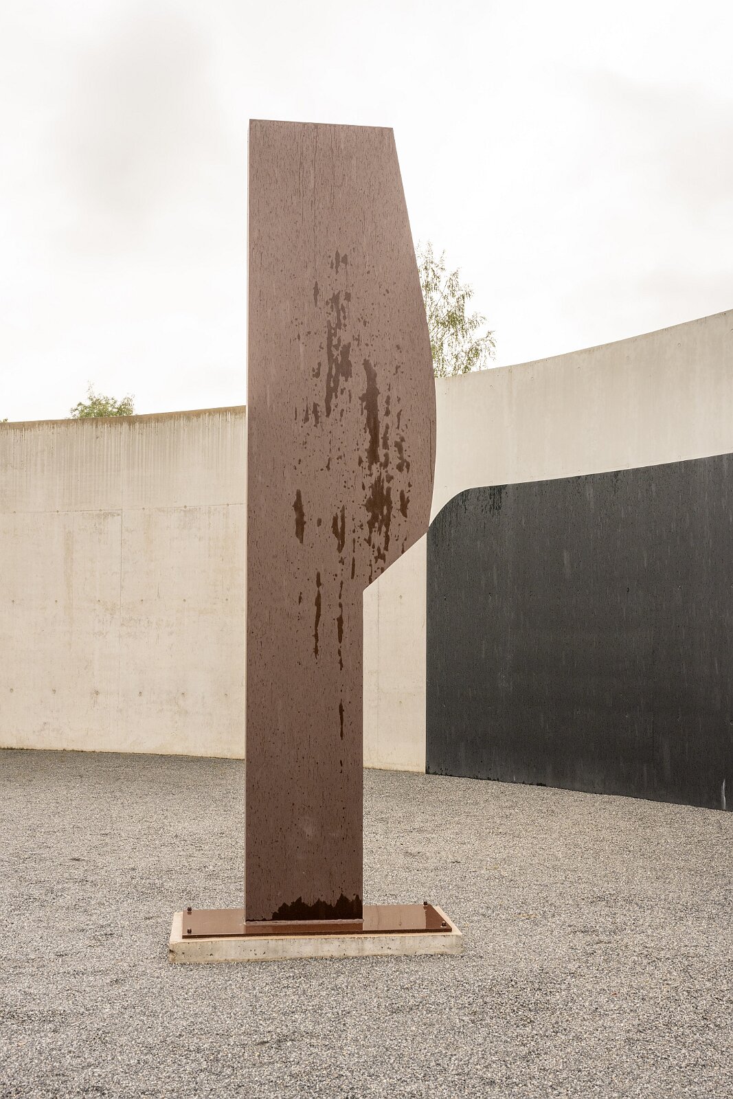 VSI.ASAI. Generalversammlung Flims Besichtigung OGNA von Matias Spescha, Trun. Grösste begehbare Skulptur der Schweiz.