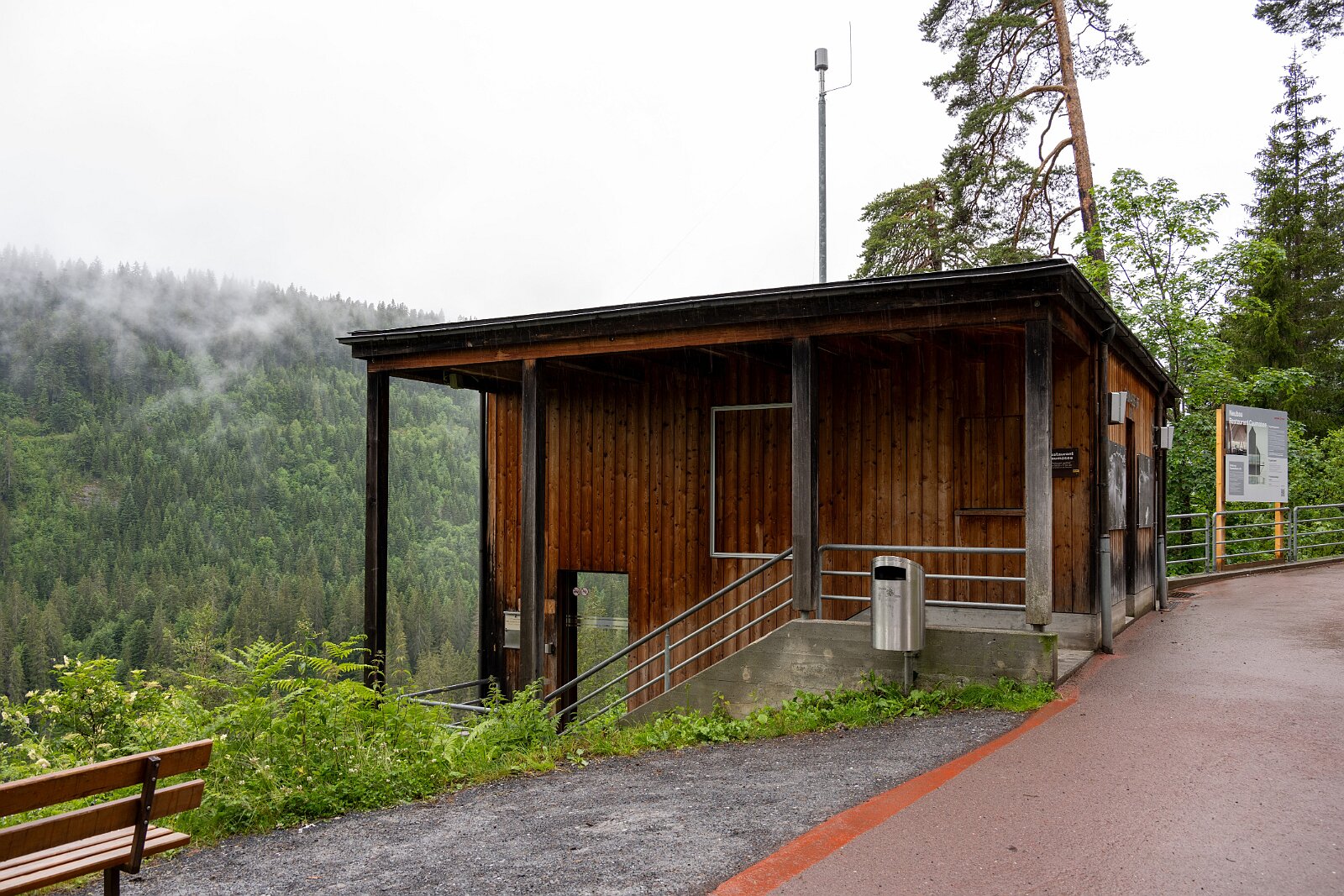 VSI.ASAI. Generalversammlung Flims Wanderung zum Caumasee und zur Aussichtsplattform "il Spir".