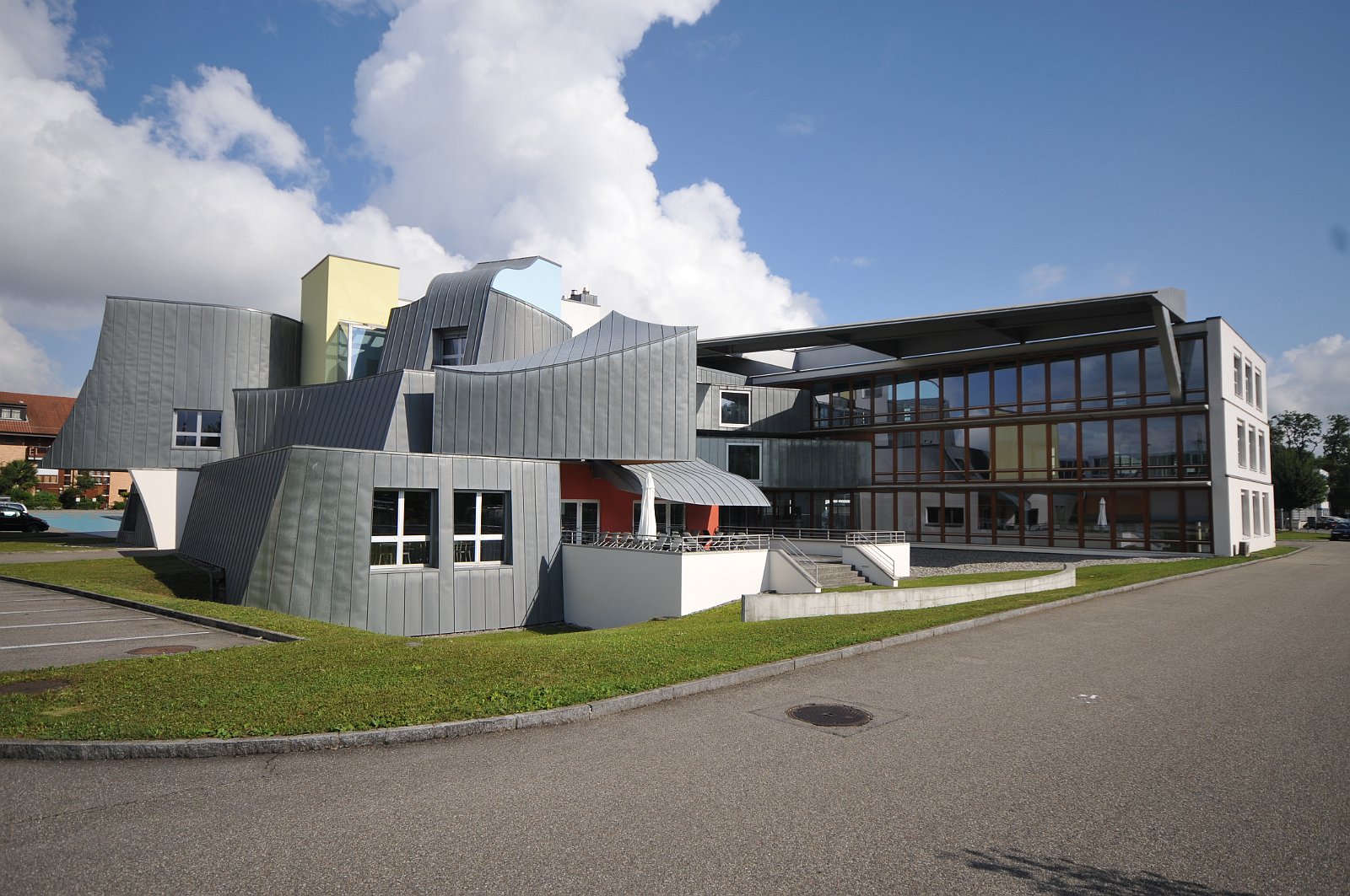 Vitra Gebäudes in Birsfelden Besichtigung des Vitra Gebäudes in Birsfelden.