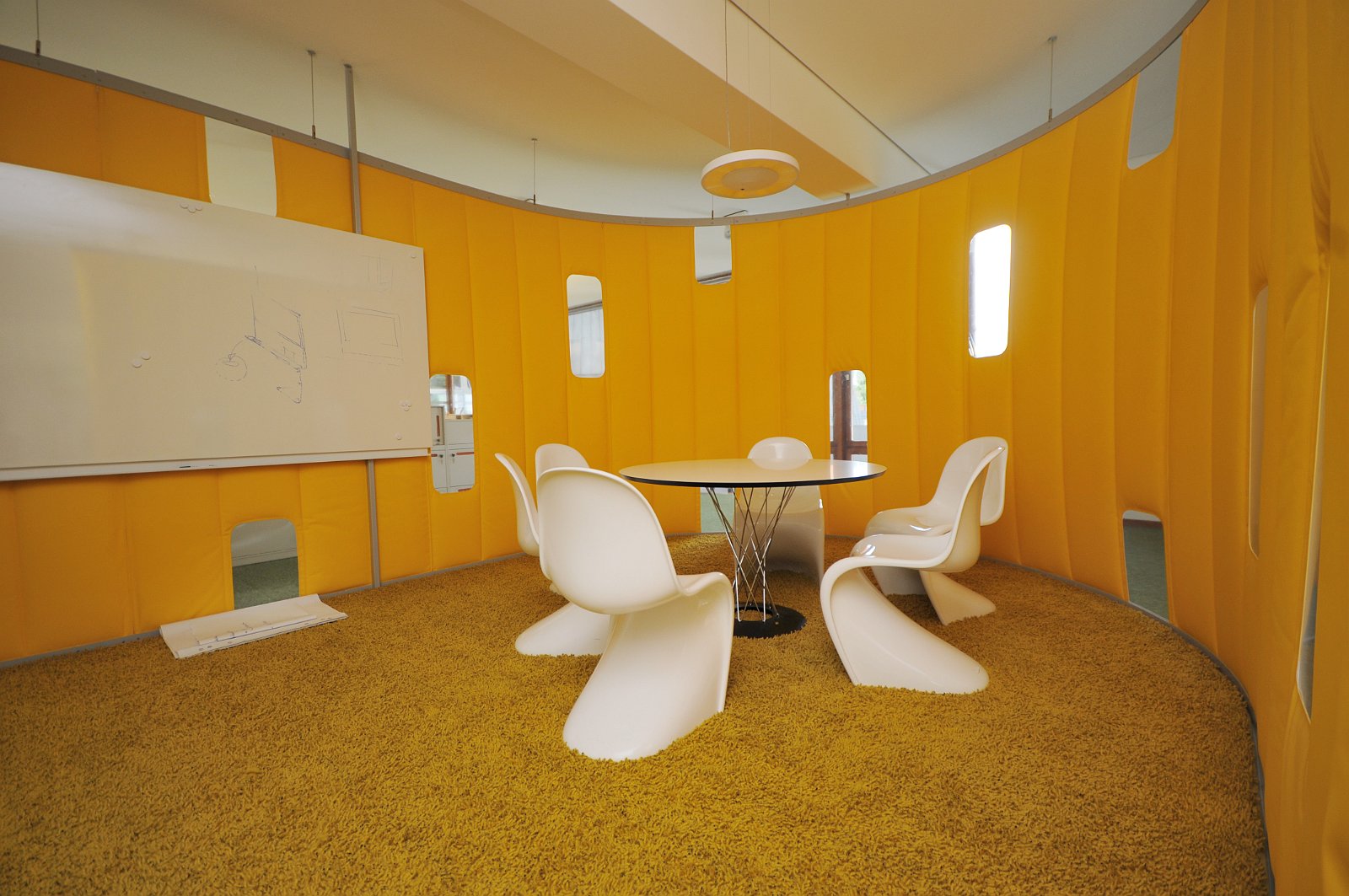 VSI.ASAI. GV 20. Juni 2009 Besichtigung des Vitra Gebäudes in Birsfelden.