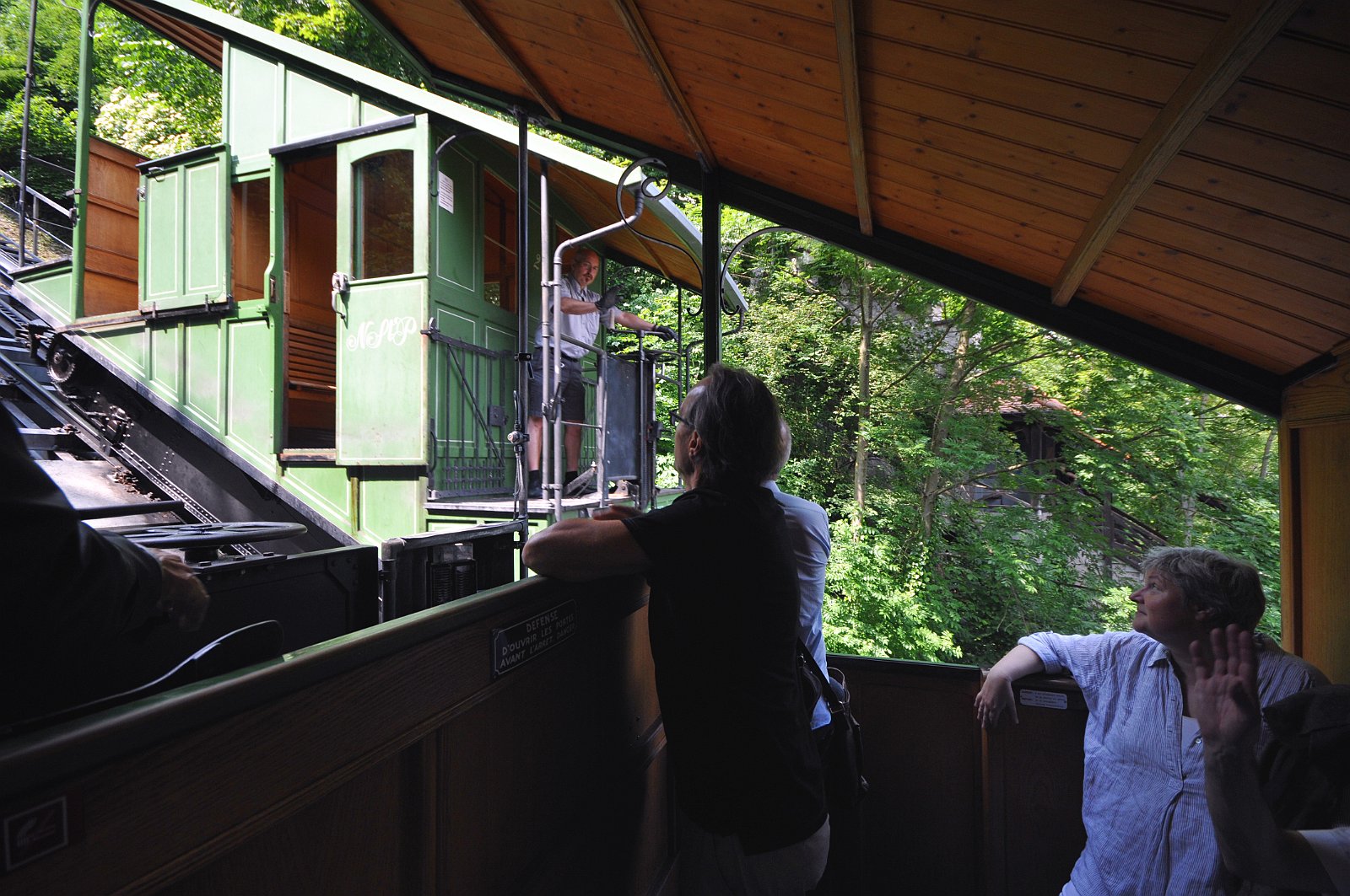 VSI.ASAI. - 67. Generalversammlung in Fribourg Seilbahnfahrt (Wird mit Wasser engetrieben) zum nächsten Treffpunkt.