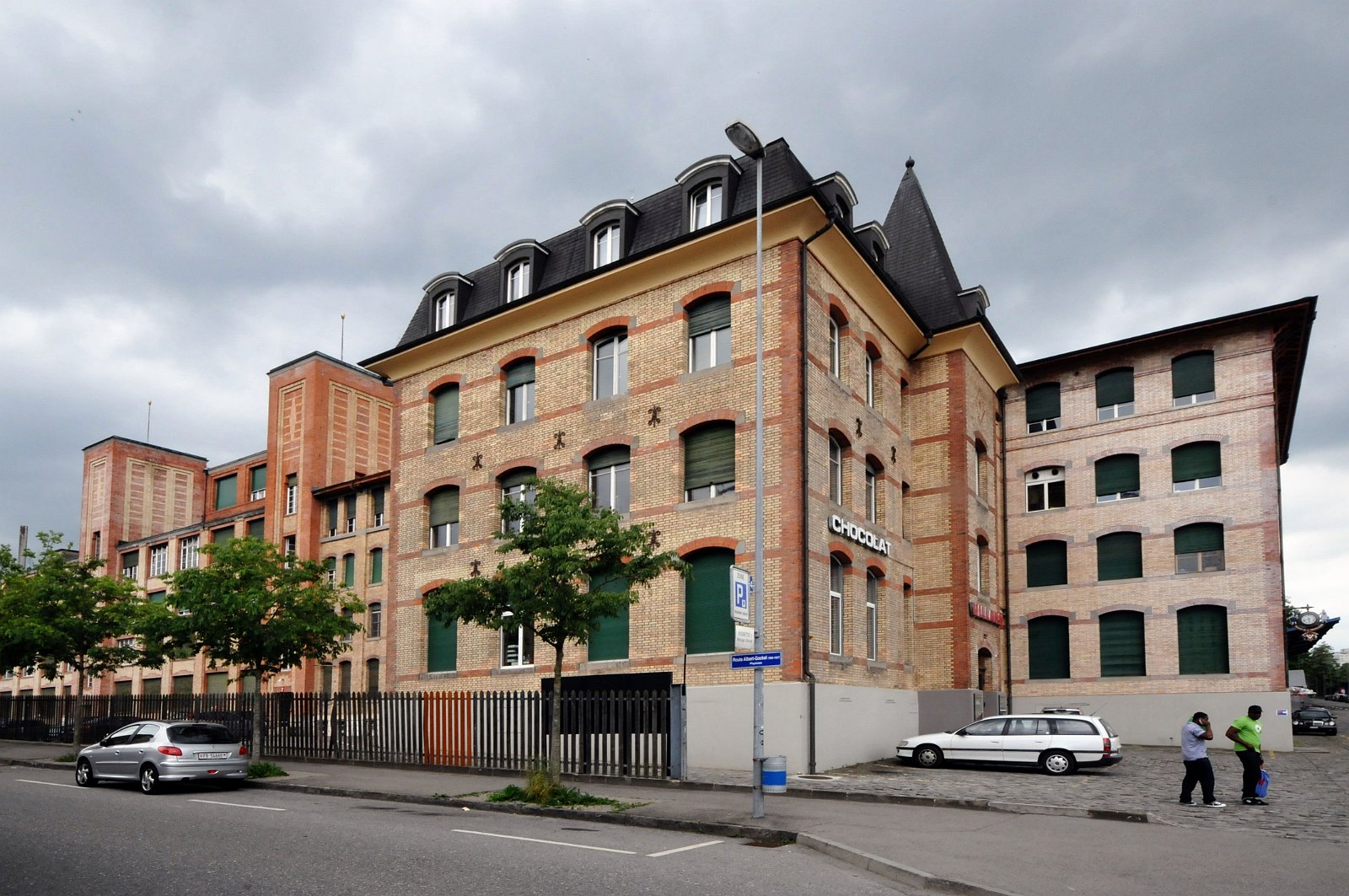 VSI.ASAI. - 67. Generalversammlung in Fribourg Spaziergang durch das Pérolles-Quartier unter der Führung von Robert Walker, Architekt und Architekturhistoriker (Er ist auch der Erfinder der Foto-Viewer Idee von Fribourg). War ein tolles Erlebnis wie man mit einfachen Mittel darstellen kann, wie sich ein Stadt der Zeit anpasst.