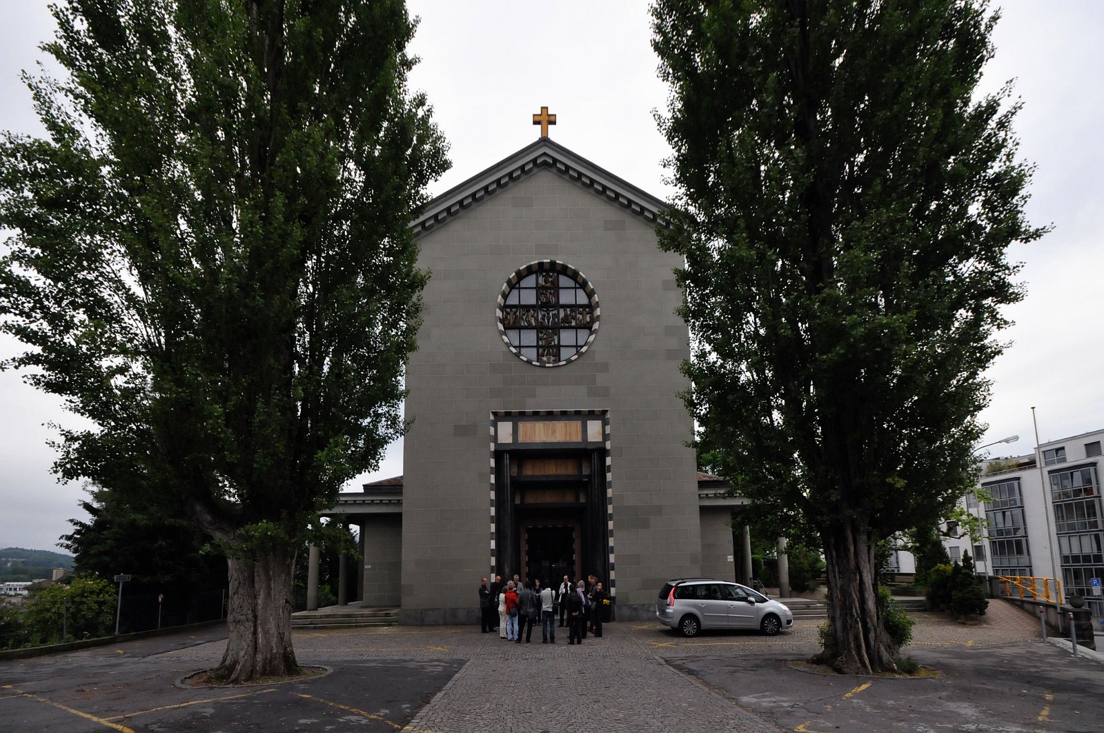 VSI.ASAI. - 67. Generalversammlung in Fribourg Unter Führung von Architekt J.M. Ruffieux erleben wir die St. Pierre Kirche.