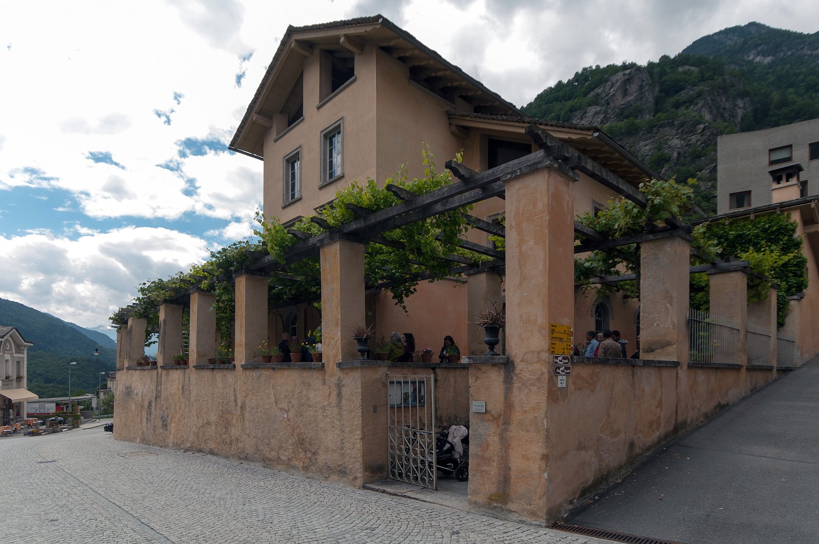 VSI.ASAI GV 28./29. Juni 2013 Besichtigung der Fondazione Garbald in Castasegna Architektur von Gottfried Semper, Restauriert von Miller + Maranta, Basel.