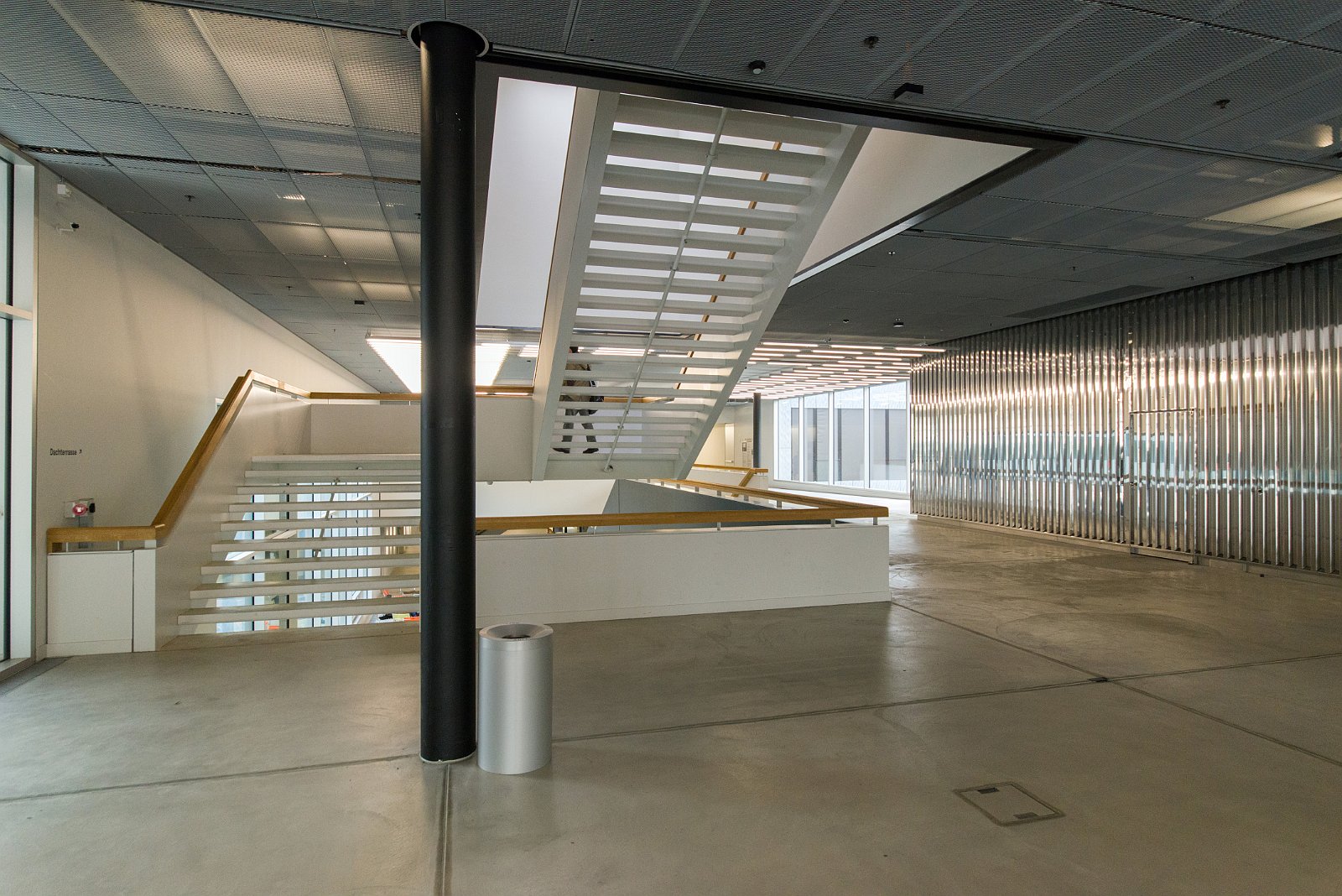 Toni Areal Zürich | Treppen und Korridore Besichtigung Toni-Areal Zürich. Zürcher Hochschule der Künste. www.zhdk.ch