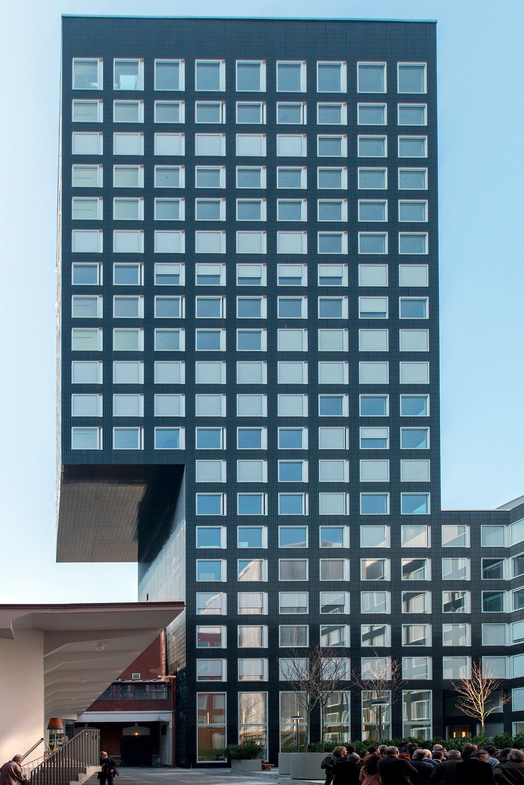 VSI.ASAI | Rundgang im Löwenbräu-Areal Zürich Rundgang und Führung im Löwenbräu-Areal Zürich. Führung durch Stephan Hürlemann, Partner Studio Hannes Wettstein AG und Volker Mencke, Projektleiter Gigon/Guyer Architekten.