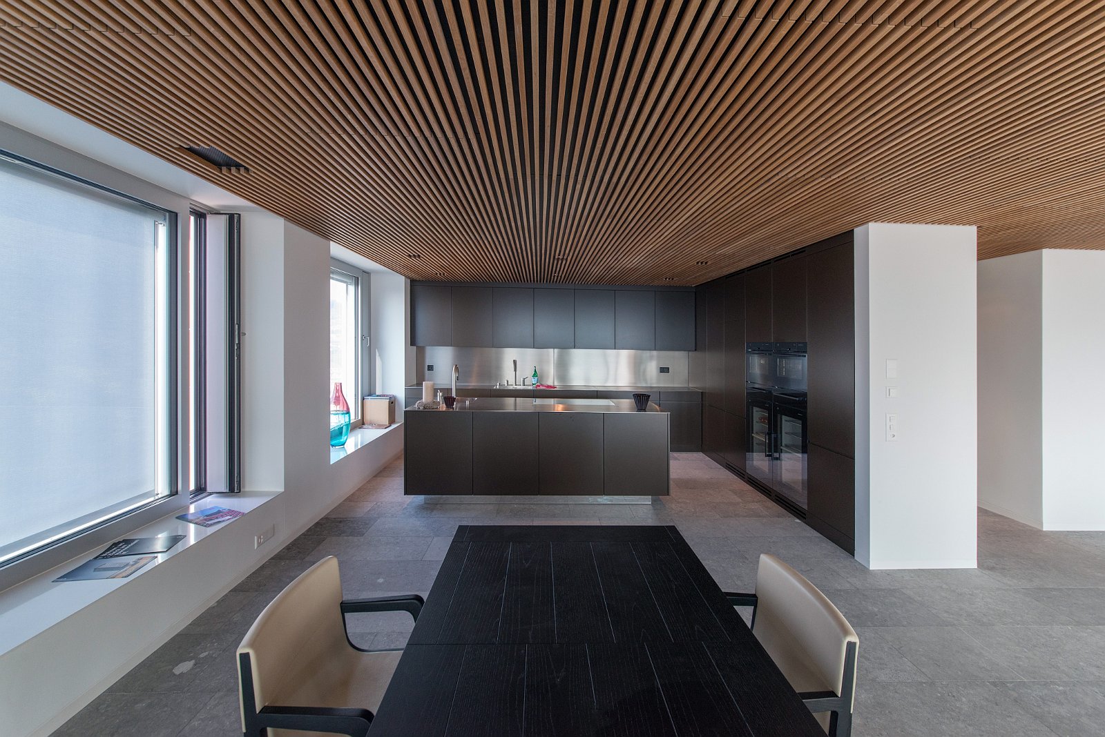 VSI.ASAI | Rundgang im Löwenbräu-Areal Zürich Rundgang und Führung im Löwenbräu-Areal Zürich. Führung durch Stephan Hürlemann, Partner Studio Hannes Wettstein AG und Volker Mencke, Projektleiter Gigon/Guyer Architekten.