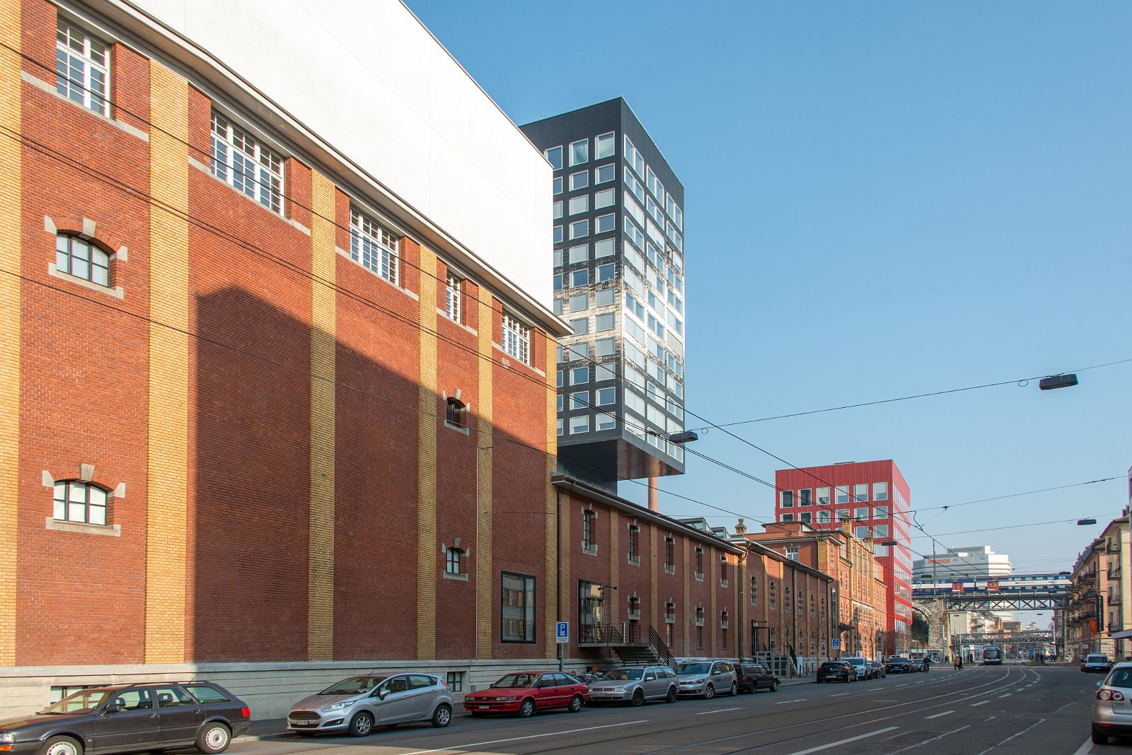 VSI.ASAI | Rundgang im Löwenbräu-Areal Zürich Rundgang und Führung im Löwenbräu-Areal Zürich. Führung durch Stephan Hürlemann, Partner Studio Hannes Wettstein AG und Volker Mencke, Projektleiter Gigon/Guyer Architekten.