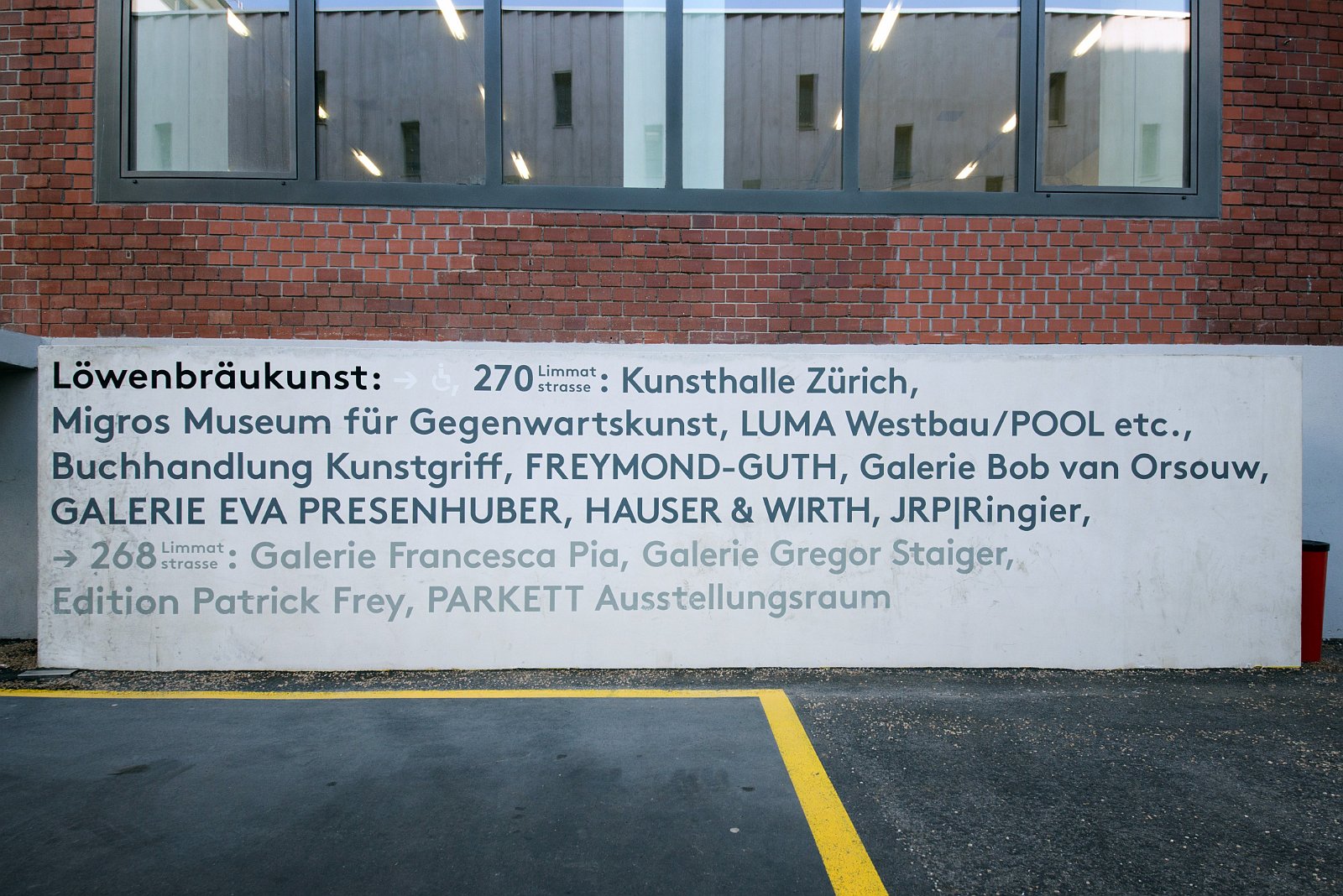 VSI.ASAI | Rundgang im Löwenbräu-Areal Zürich Rundgang und Führung im Löwenbräu-Areal Zürich. Führung durch Stephan Hürlemann, Partner Studio Hannes Wettstein AG und Volker Mencke, Projektleiter Gigon/Guyer Architekten.