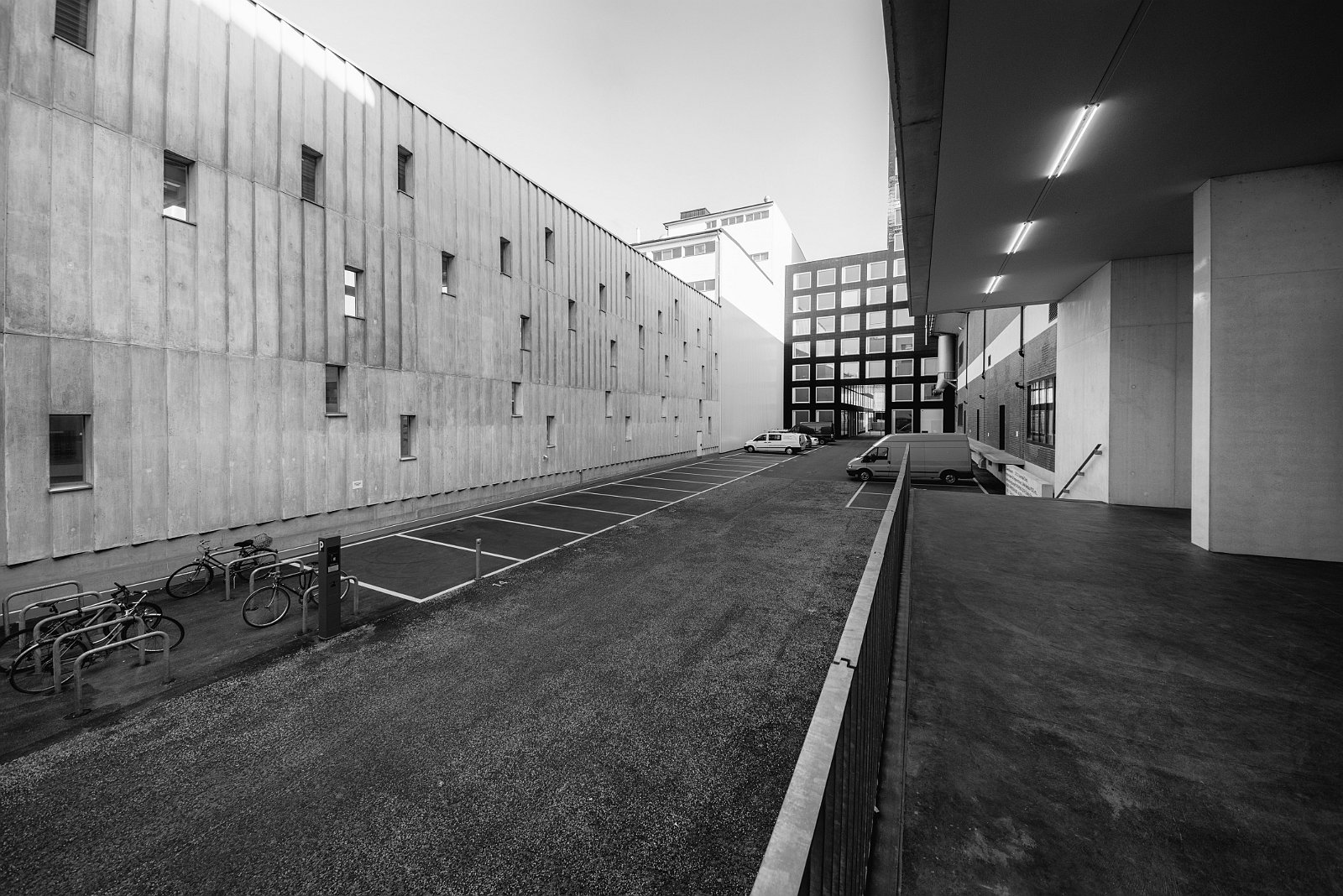 VSI.ASAI | Rundgang im Löwenbräu-Areal Zürich Rundgang und Führung im Löwenbräu-Areal Zürich. Führung durch Stephan Hürlemann, Partner Studio Hannes Wettstein AG und Volker Mencke, Projektleiter Gigon/Guyer Architekten.