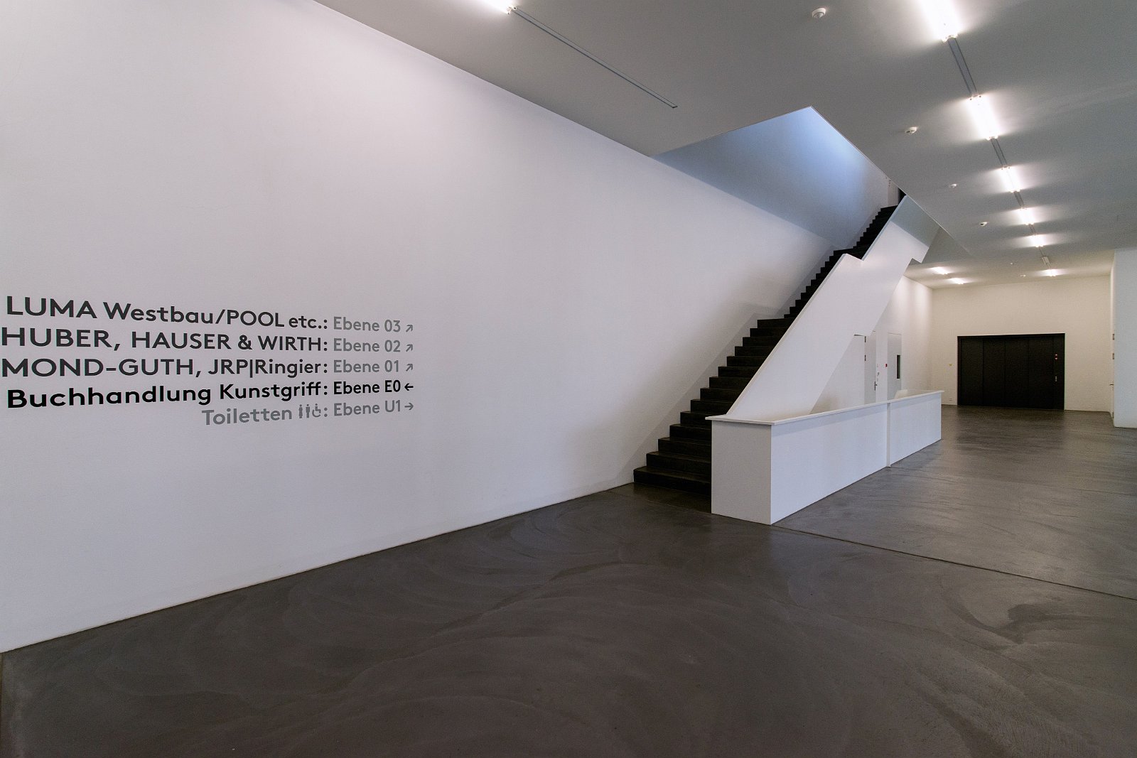 VSI.ASAI | Rundgang im Löwenbräu-Areal Zürich Rundgang und Führung im Löwenbräu-Areal Zürich. Führung durch Stephan Hürlemann, Partner Studio Hannes Wettstein AG und Volker Mencke, Projektleiter Gigon/Guyer Architekten.